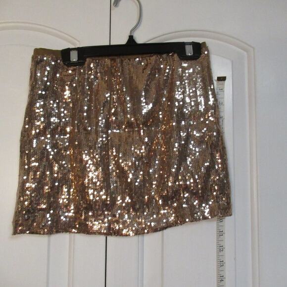 Rose Gold Sequins Skirt - Picture 2 of 3
